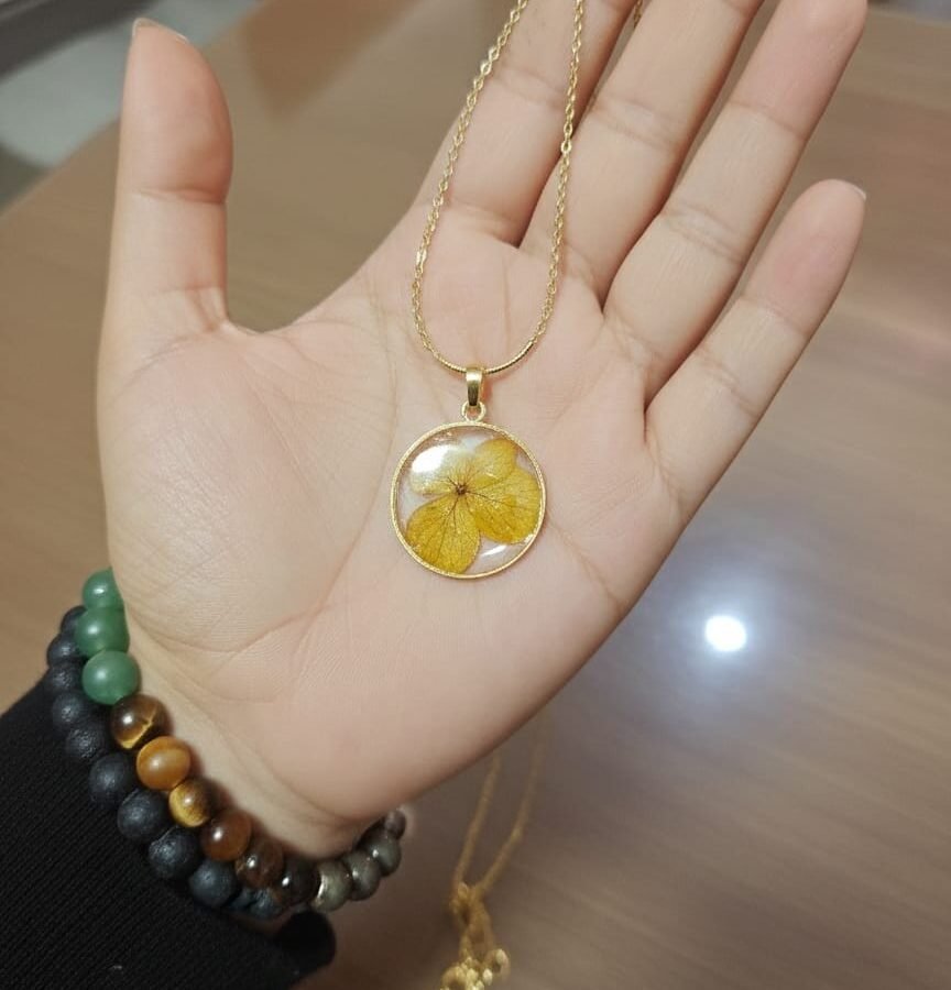 Real Yellow Hydrangea Flower Resin Round Pendant Necklace | Gold Jewelry Set