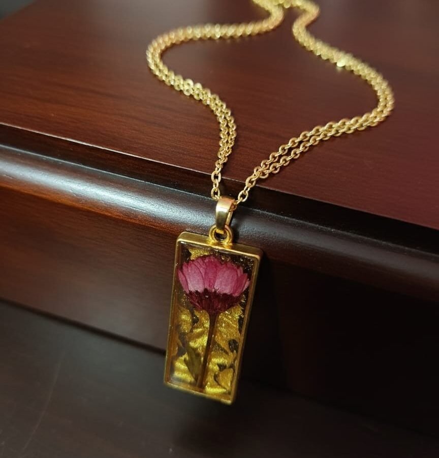 Preserved Pink Daisy Resin Rectangle Pendant Necklace | Gold Chain