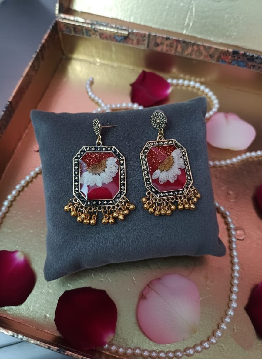 Handmade White Daisy Resin Square Vintage Earrings – 2 Layer Golden Floral Statement Jewelry (Maroon Base)