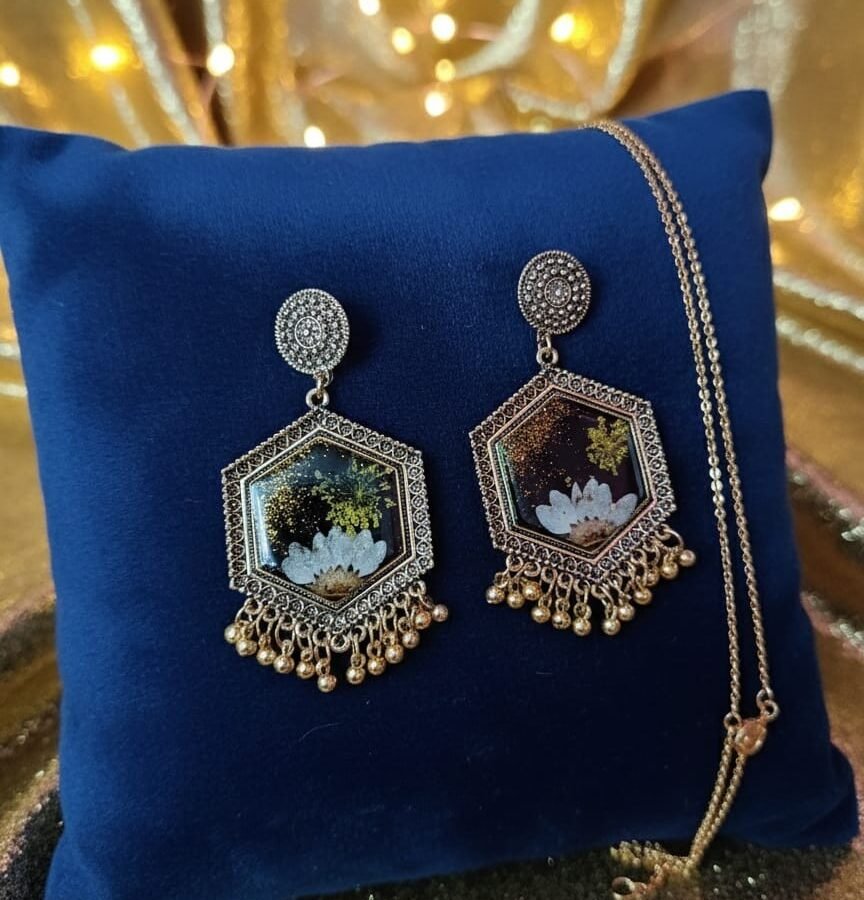 Handmade Resin Earrings with Golden Frame N2 & Floral Design – Trioova Jewelry