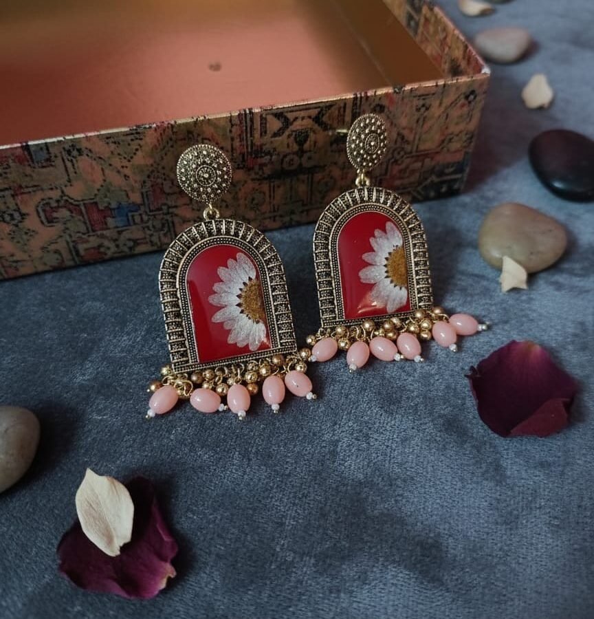 White Daisy Resin Vintage Jhumka Earrings – 2 Layer Gold Floral Jewelry with Pink Pearl & Red Base