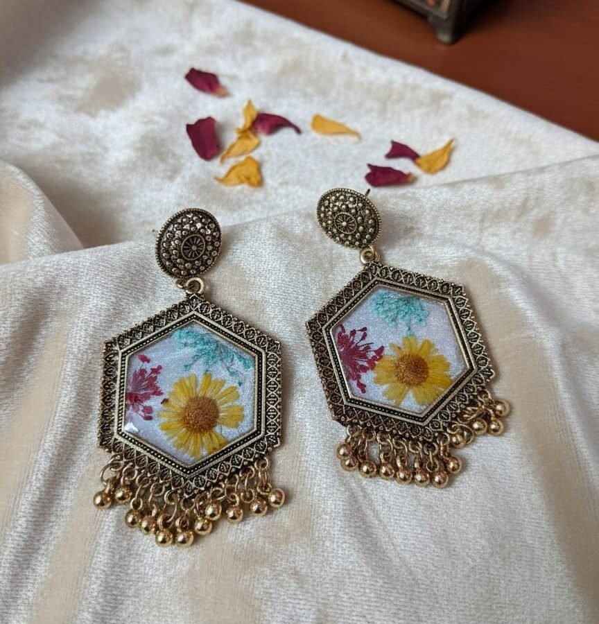 Real Yellow Aster & Queen Anne’s Breath Resin Hexagon Earrings – 2 Layer Vintage Gold Floral Statement Jewelry (White Base)
